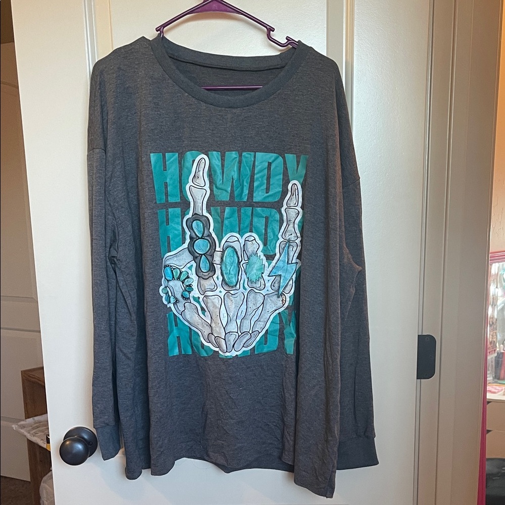 SHEIN Gray Long Sleeve Tee with Graphic